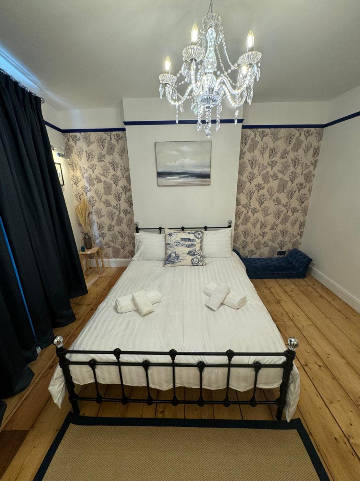 Mill Hill Guest House Каус Экстерьер фото