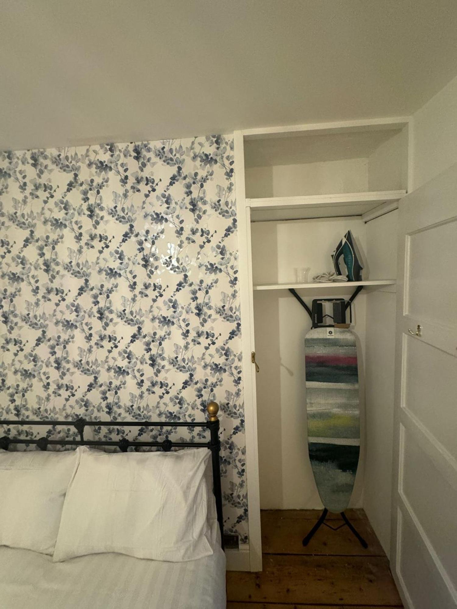Mill Hill Guest House Каус Экстерьер фото